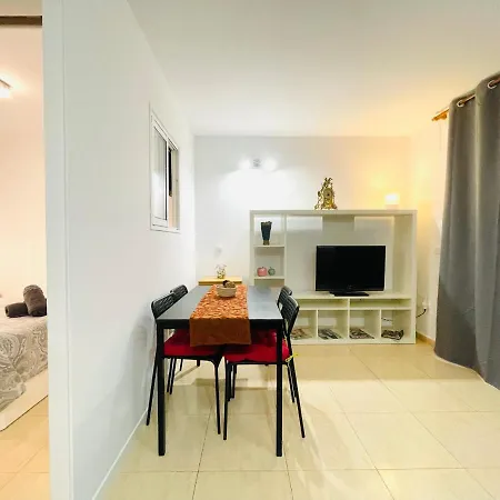 Renovado En Zona Residencial A Pasos Del Mar
