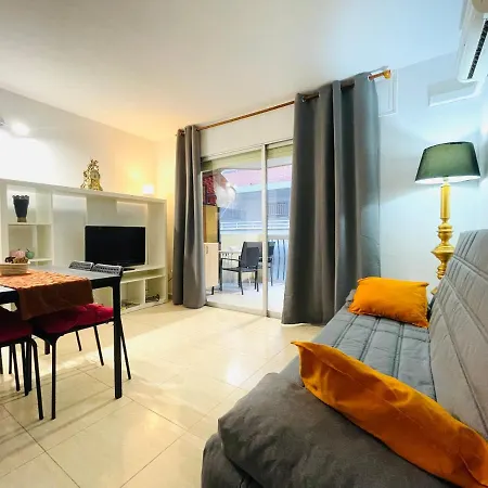 Renovado En Zona Residencial A Pasos Del Mar