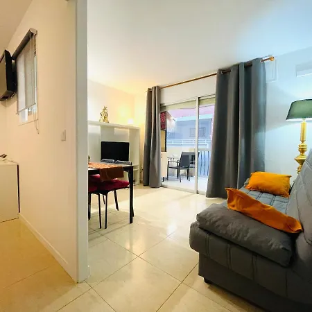 Renovado En Zona Residencial A Pasos Del Mar Apartment *